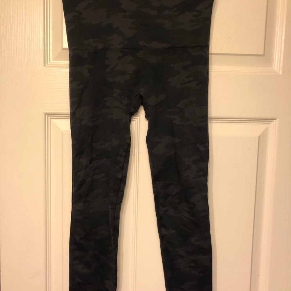 Spanx camo leggings size M
